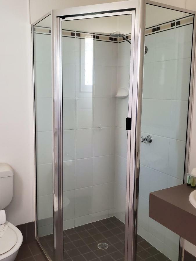 Windsor Hotel Motel Делбі Екстер'єр фото